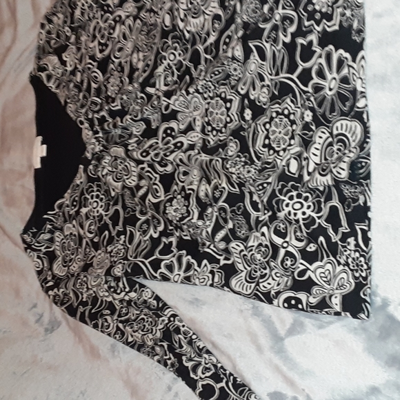 Charter Club Black and White Pullover Top. - Picture 3 of 10